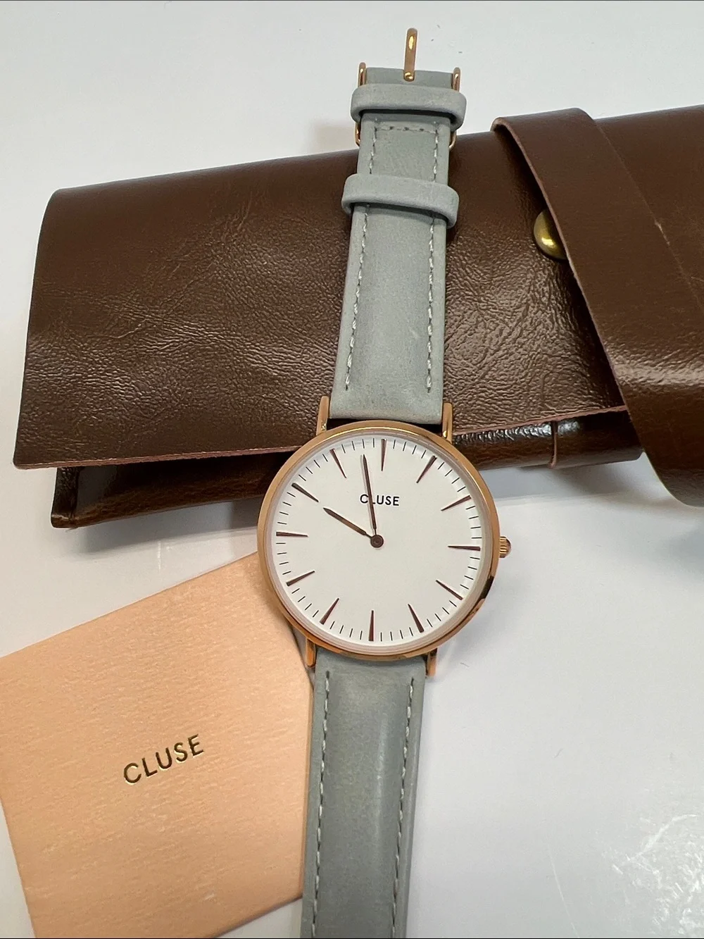 Cluse Men'sWomen’s Grey Leather Strap Watch with Rose Gold Case